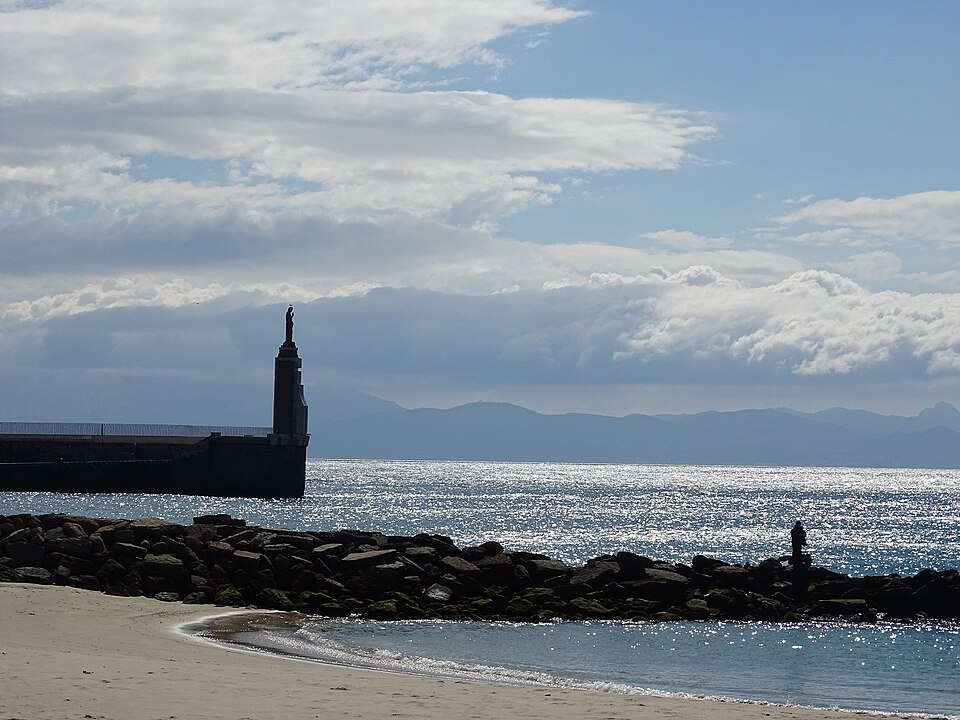 Tarifa beach with kitesurfers